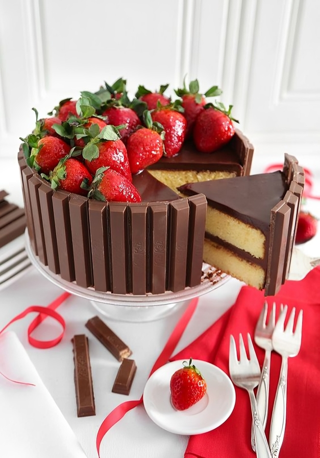 KitKat Cake